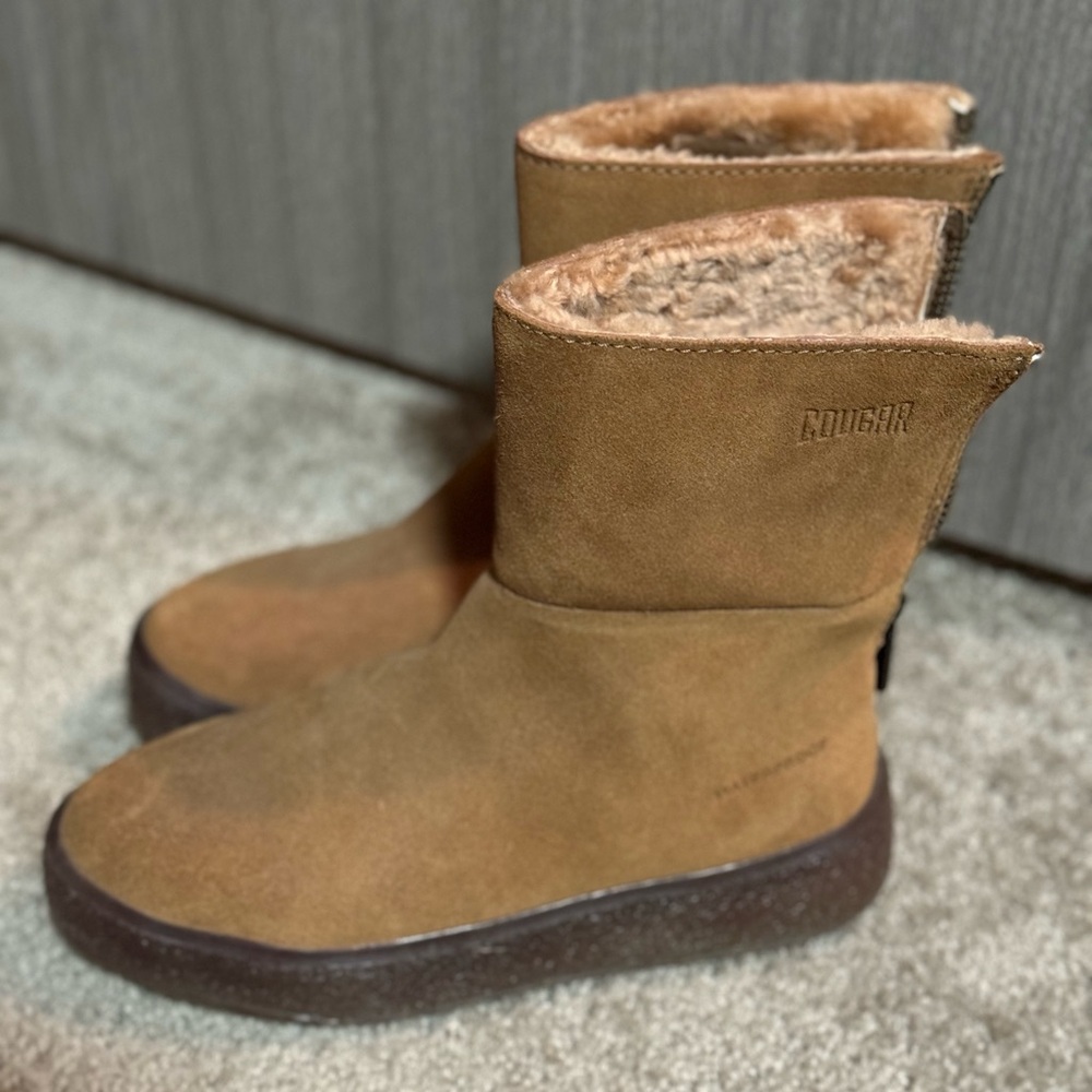 Cougar shoes waterproof boots - lined with lamb fur